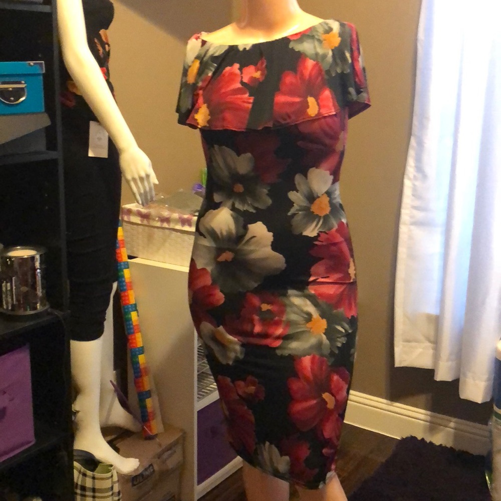 Off shoulder body in dress